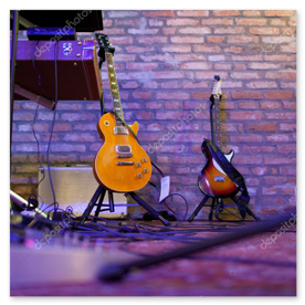 Bassist im Spotlight mit tiefer Groove